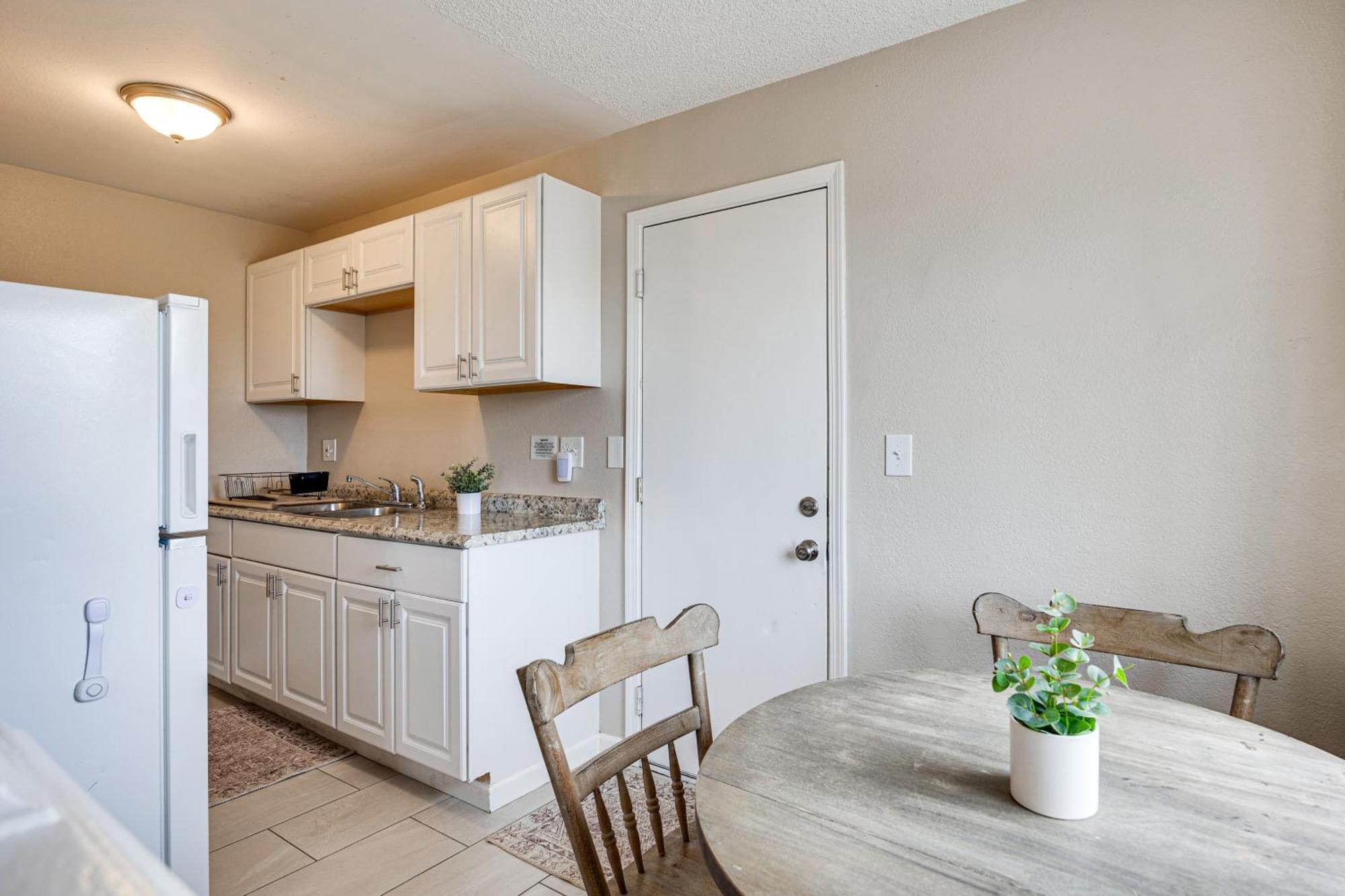 Convenient Joshua Tree Apartment - Walk To Town! מראה חיצוני תמונה